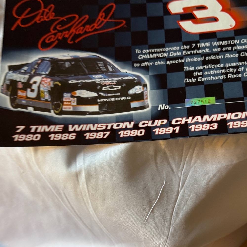 Race Car Wall Clock with Real Sounds. - Picture 5 of 6